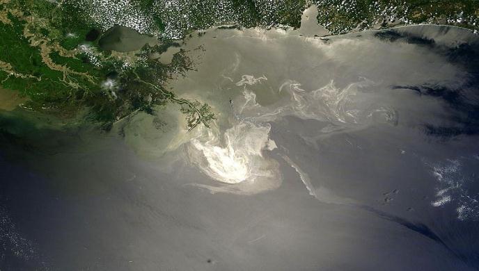 C:\Users\David7\Desktop\Creeps II\780px-Deepwater_Horizon_oil_spill_-_May_24,_2010.jpg